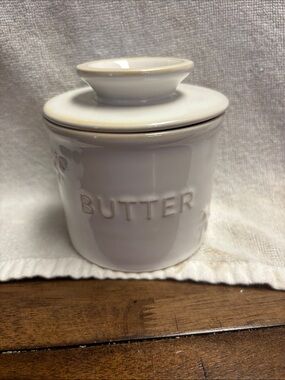 Embossed Bees 🐝 &Butter Crock with Lid - White Ceramic
